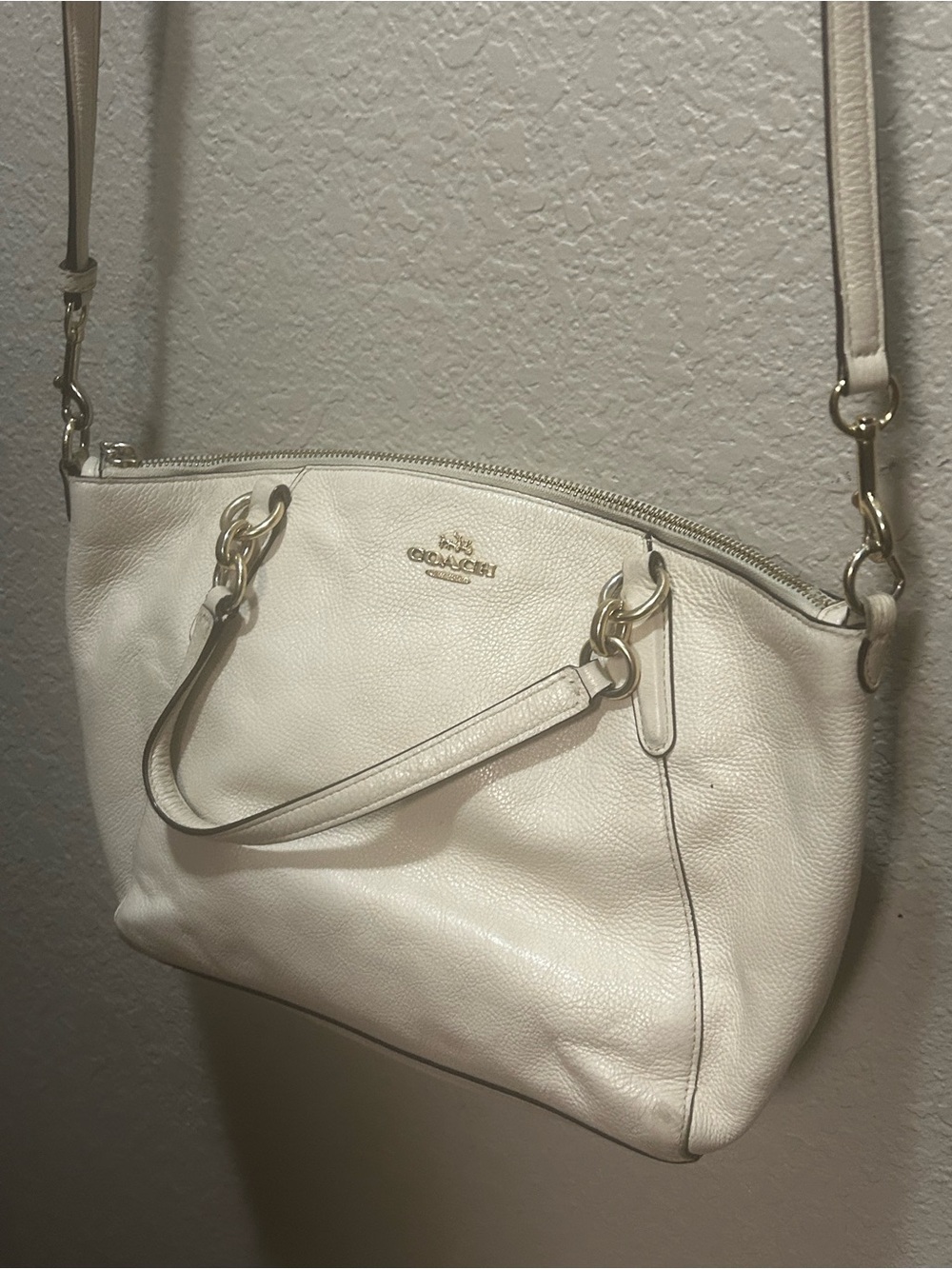 Authentic COACH Cream Pebbled Leather Crossbody Shoulder Bag with Gold Hardware